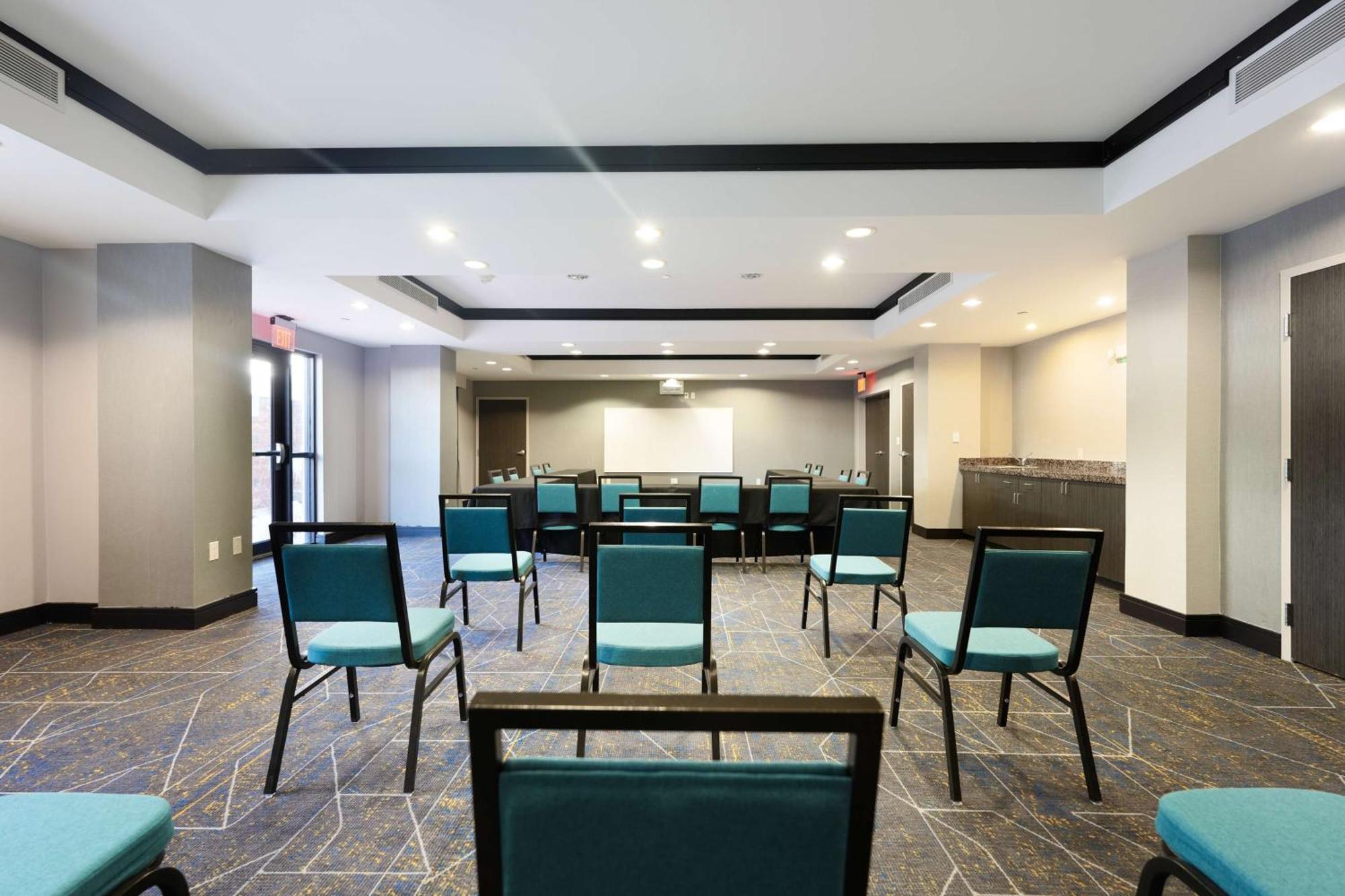 Hampton Inn And Suites Tulsa Central Exteriér fotografie